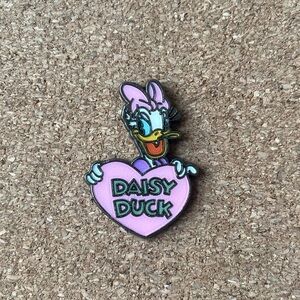 Daisy Duck heart pin